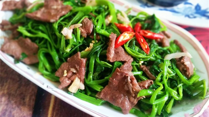 Nghé xào rau muống