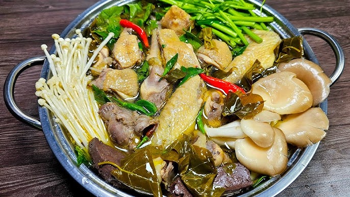Lẩu gà lá giang 1/2 con